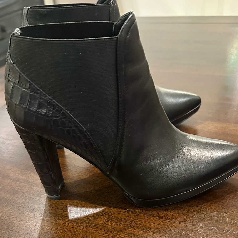 Stuart Weitzman Black Heeled Boots - Gorgeous!